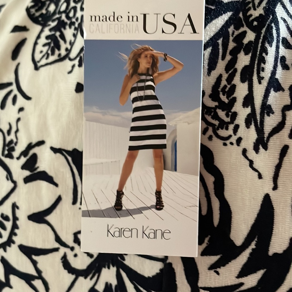 New with tags maxi dress. Size Medium - Picture 6 of 6